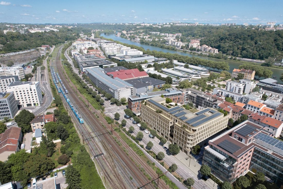 "New Campus" : nouveau siège social groupe R.A.S Interim - Lyon (69) - Z Architecture - infographie : vue aérienne