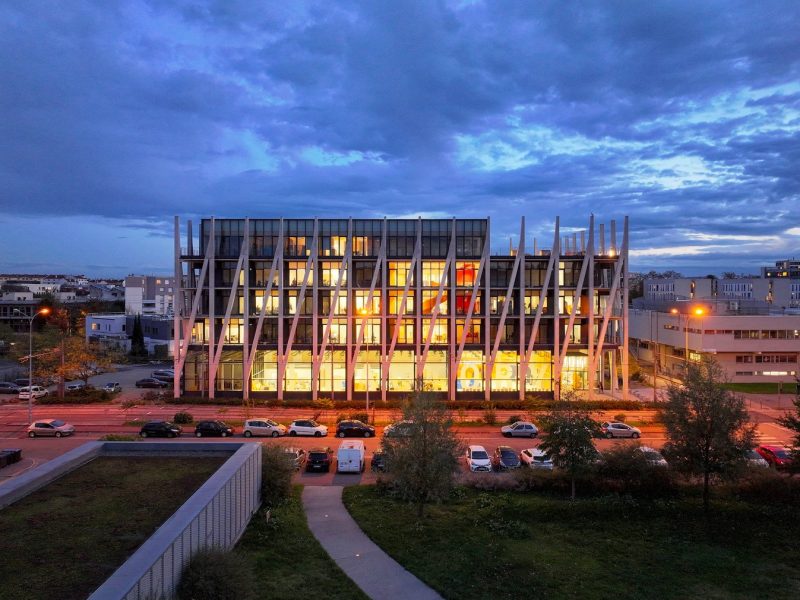 I-Factory, la Fabrique de l'Innovation - Campus LyonTech La Doua - Villeurbanne - Z Architecture - vue nocturne